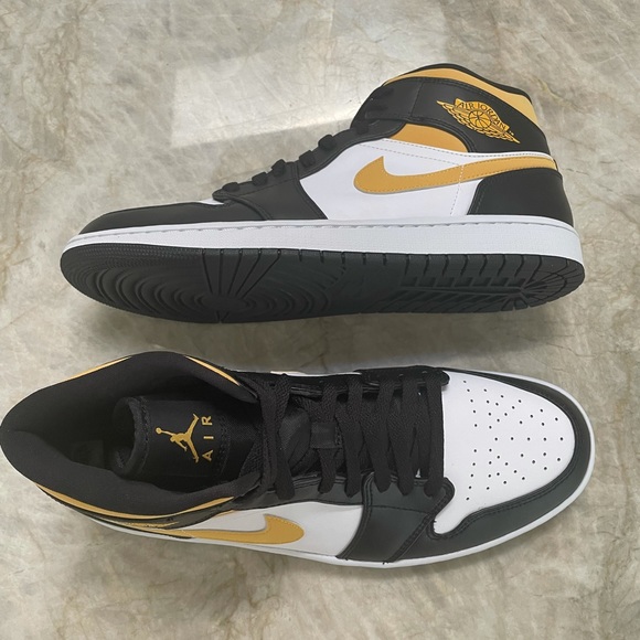 Nike Air Jordan 1 mid se - Picture 8 of 14